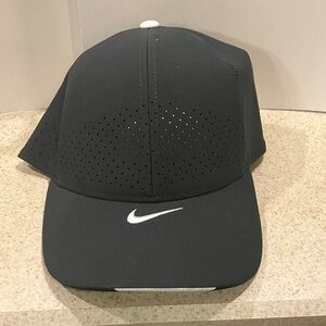 Nike Team Aero ball cap NWT